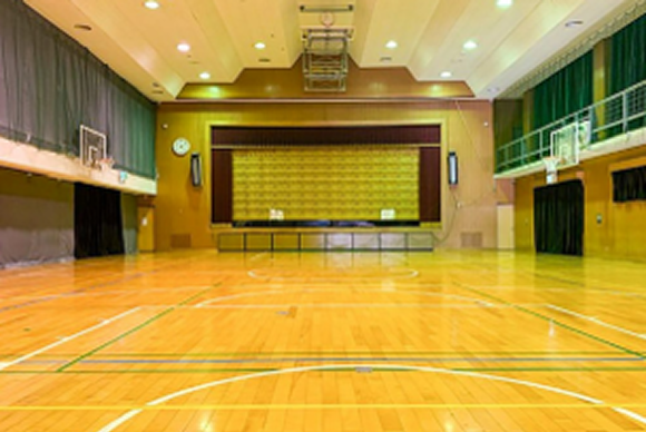 屋内練習場完備