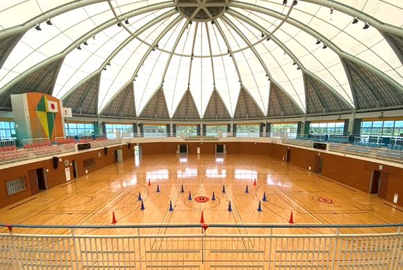 屋内練習場完備
